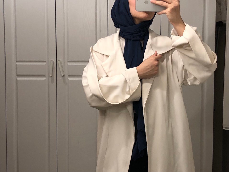 Beyaz Uzun Kadın Trençkot - Görsel 3