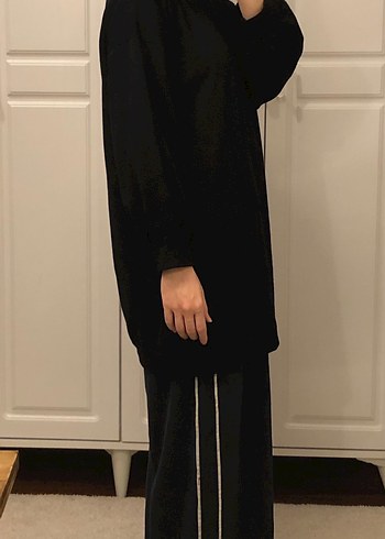 Siyah Yüksek Yakalı Uzun Kollu Sweatshirt - Görsel 2