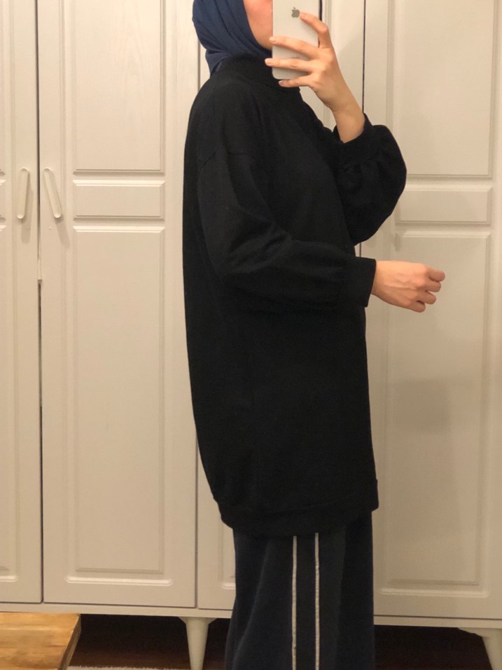 Siyah Yüksek Yakalı Uzun Kollu Sweatshirt - Görsel 4