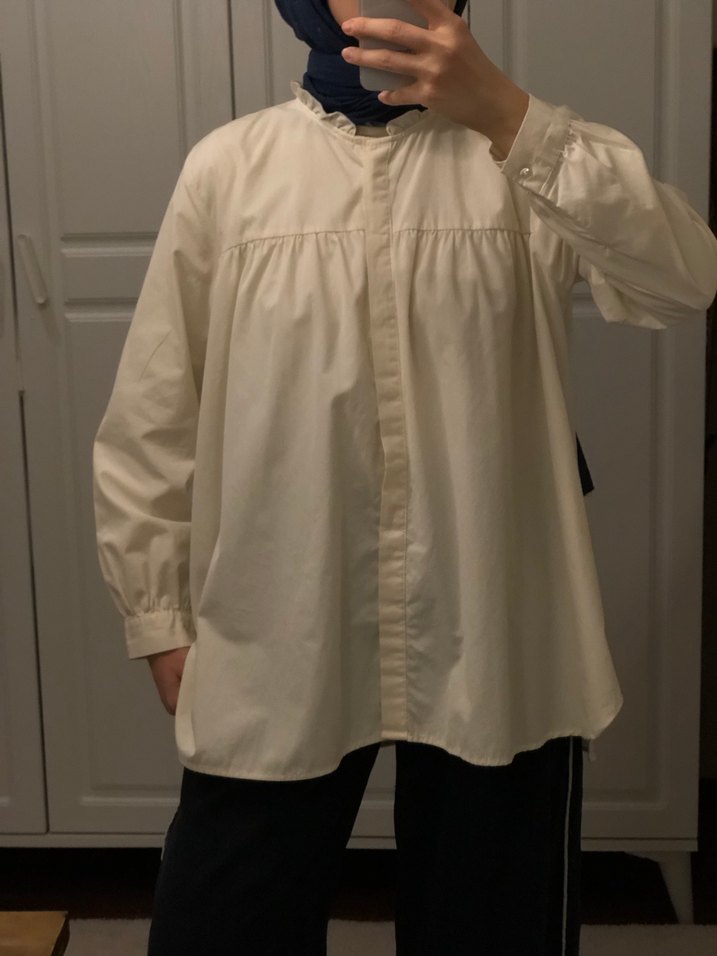Fırfırlı Beyaz Gömlek - Görsel 3