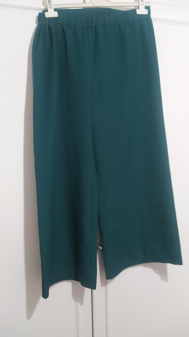 Kadın Yeşil Bol Kesim Midi Kumaş Pantolon - Görsel 2