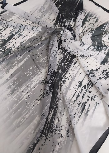 düz renkli başörtüsü yumuşacık kumaşıyla şık görünüm saglar - Görsel 6