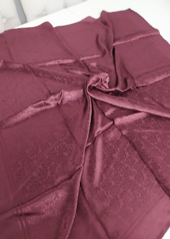 düz renkli başörtüsü yumuşacık kumaşıyla şık görünüm saglar - Görsel 5