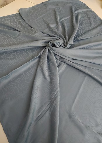 düz renkli başörtüsü yumuşacık kumaşıyla şık görünüm saglar - Görsel 2