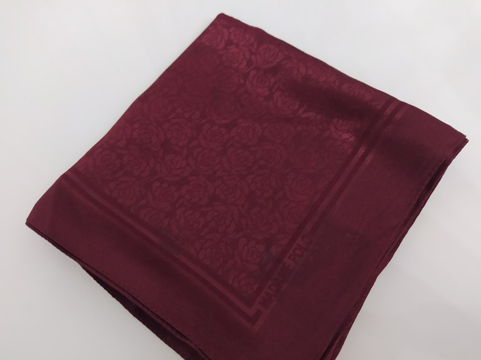 düz renkli başörtüsü yumuşacık kumaşıyla şık görünüm saglar - Görsel 3