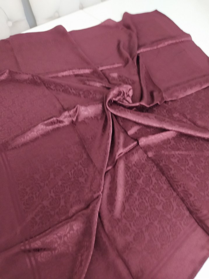 düz renkli başörtüsü yumuşacık kumaşıyla şık görünüm saglar - Görsel 5