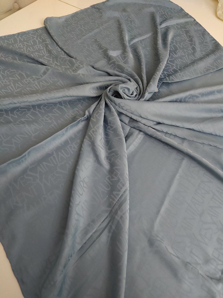 düz renkli başörtüsü yumuşacık kumaşıyla şık görünüm saglar - Görsel 2