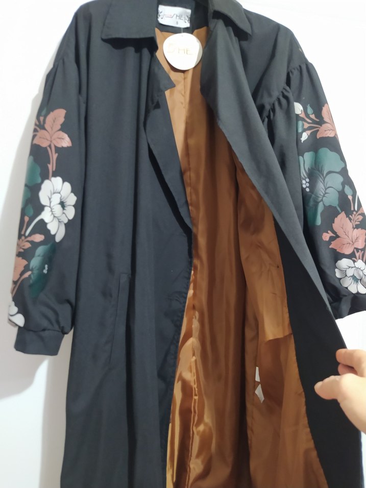 Çiçek Desenli Siyah Uzun Trençkot - Görsel 5