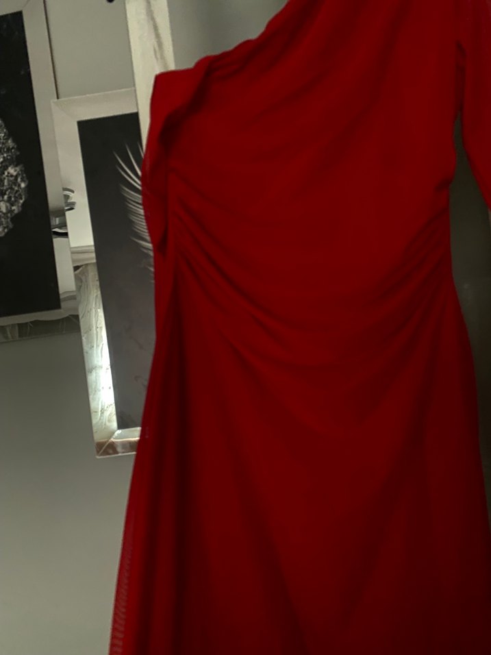 Tek Omuzlu Kırmızı Uzun Elbise - Görsel 3