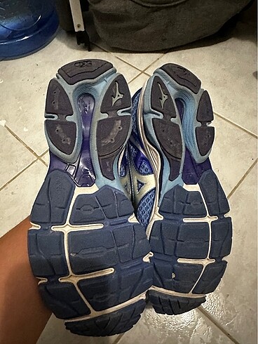Diğer Mizuno 39 numara