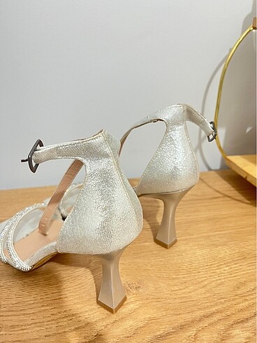 Topuklu ayakkabı - Görsel 5