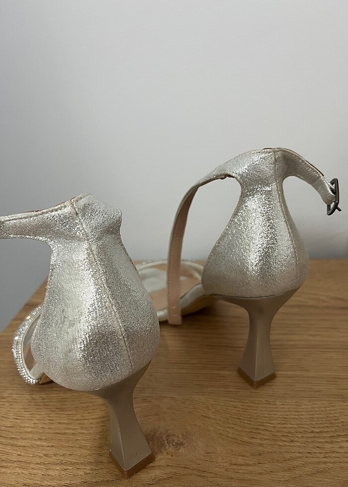 Topuklu ayakkabı - Görsel 4