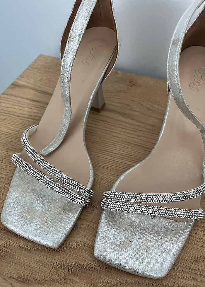 Topuklu ayakkabı - Görsel 2