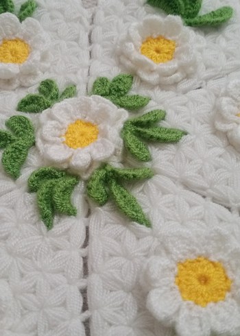 Çiçek Desenli El Örgüsü Beyaz Dantel - Görsel 4