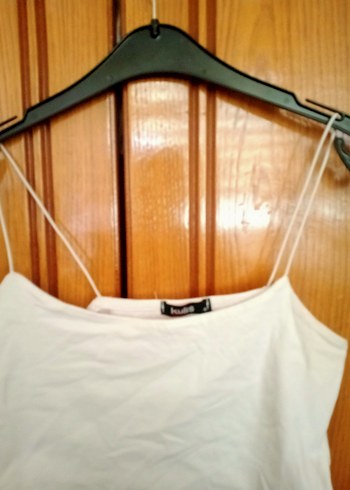 Beyaz İnce Askılı Kısa Kadın Atlet - Görsel 2