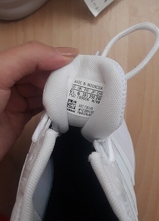 39 Beden Orijinal Etiketli Beyaz Adidas Spor Ayakkabı