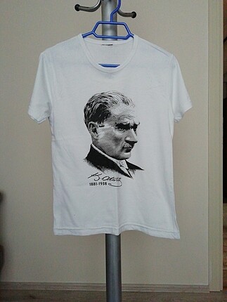 Atatürk baskılı T-shirt 