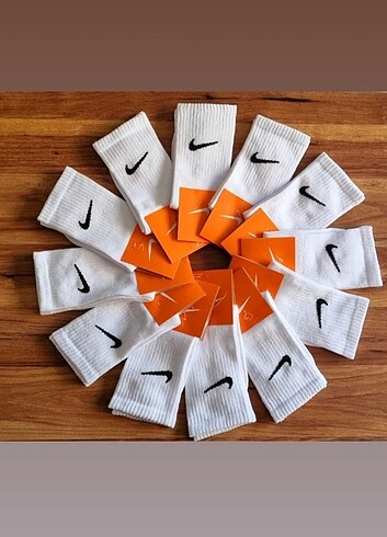 12çift tenis uzun boy çorap kutusuz150tl 