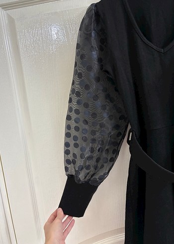 Siyah Kolları Tül Detaylı Elbise - Görsel 3