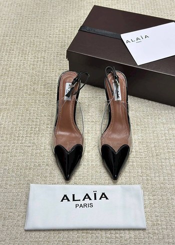 Alaia 37