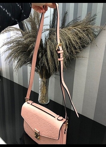  Beden ten rengi Renk Louis Vuitton Kadın çanta 