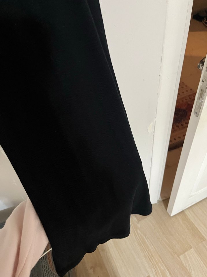 Siyah Uzun Kollu Yüksek Yaka Elbise - Görsel 3