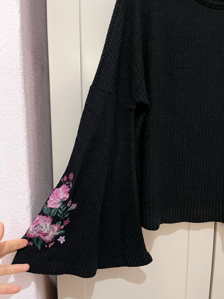 Nakışlı Siyah Örgü Kadın Kazak - Görsel 2