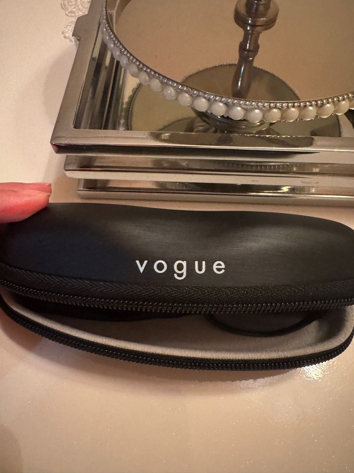 Siyah Vogue Kadın Gözlük Velcro Detaylı - Görsel 3