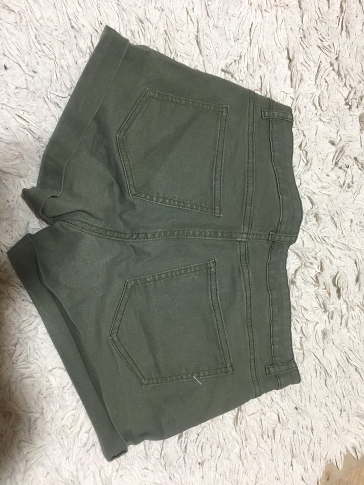 Kadın Yeşil Yüksek Bel Kemerli Şort - Görsel 2