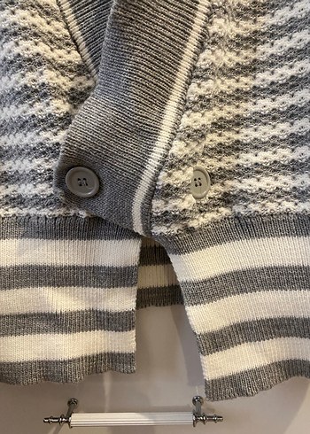 Gri Örgü V Yaka Kadın Süveter - Görsel 3