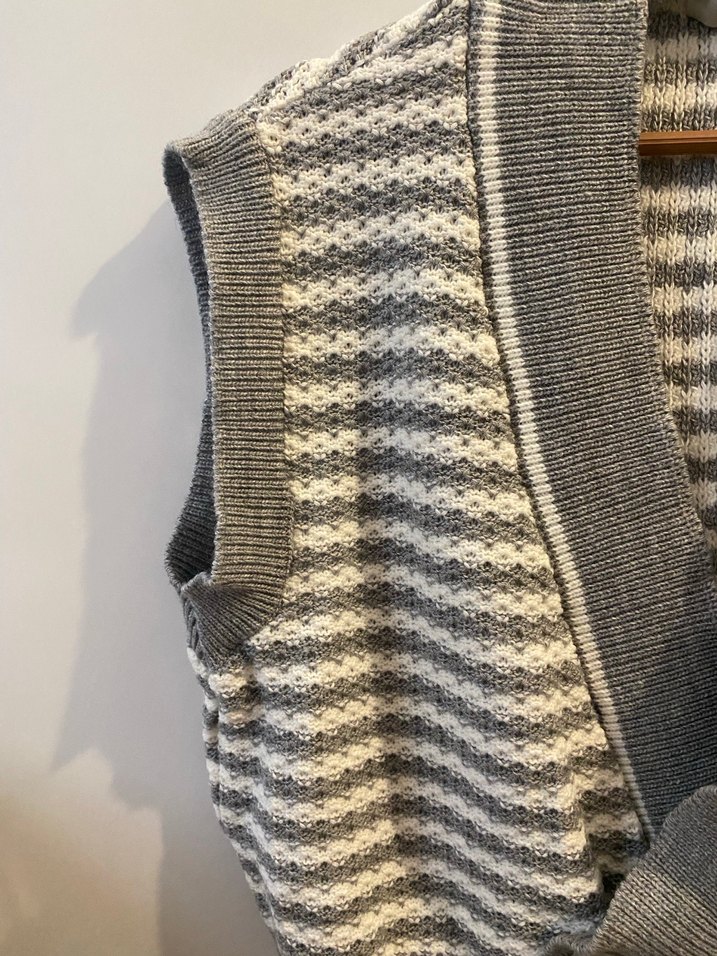 Gri Örgü V Yaka Kadın Süveter - Görsel 2