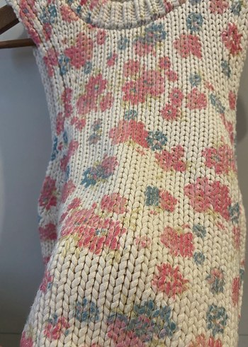 Renkli Örgü Kolsuz Süveter - Görsel 3