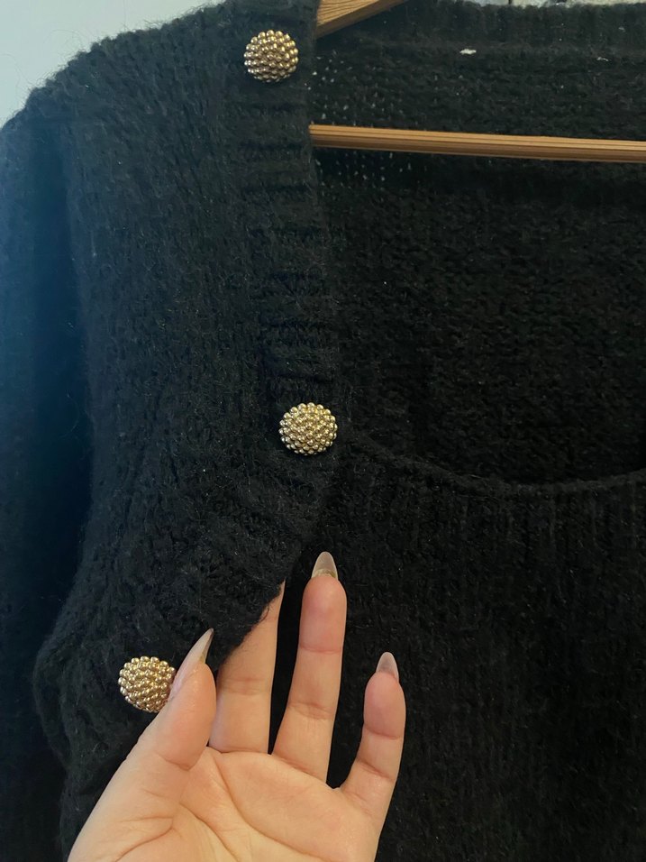 Düğmeli Siyah Fitilli Triko Kazak - Görsel 4