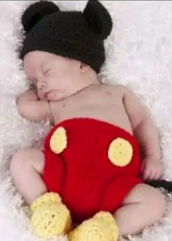 NAKIŞLI ÖRGÜ MİCKEY FARE MODELİ BEBEK TAKIMI - Görsel 4