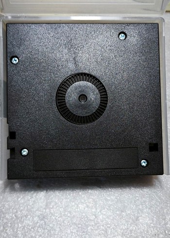Tandberg Data DLTtape IV Taşınabilir Hard Disk - Görsel 2