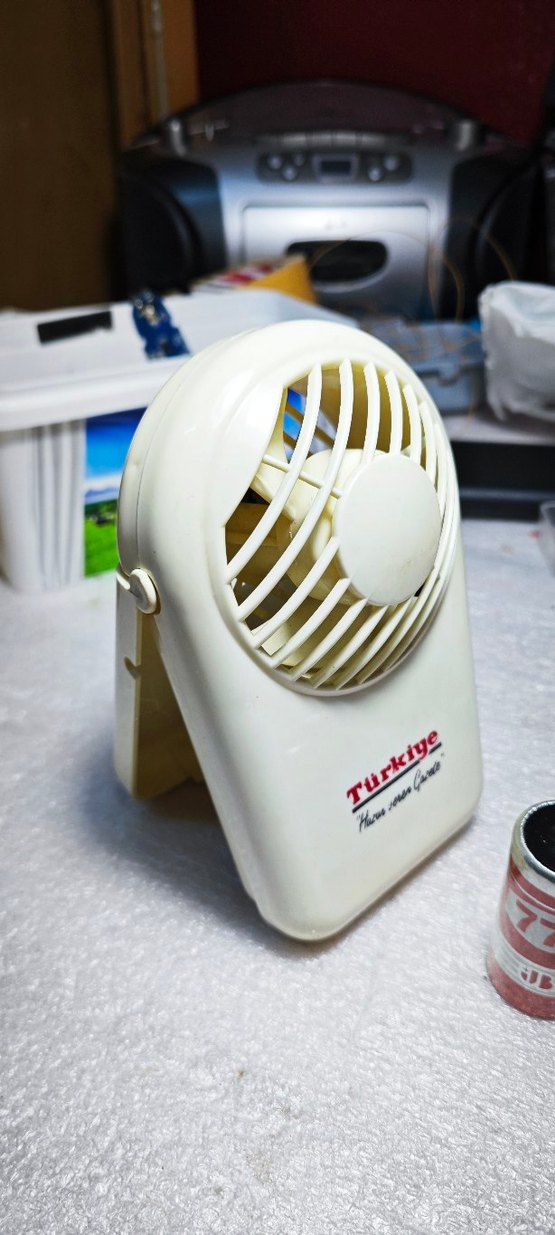 Beyaz Masaüstü Mini Vantilatör 90lar - Görsel 4