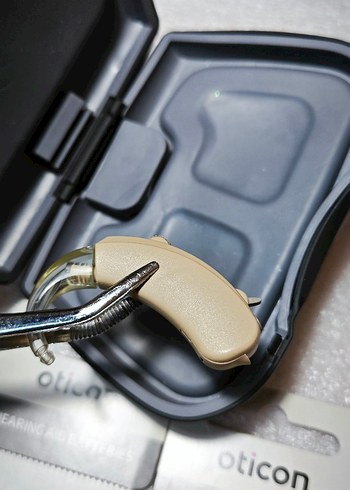 bernafon İşitme Cihazı ve Oticon Pil Seti - Görsel 3