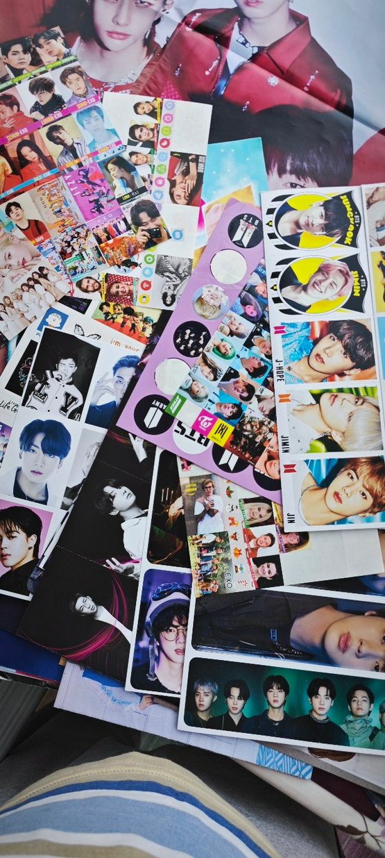K-Pop Poster ve Sticker Seti - Görsel 2