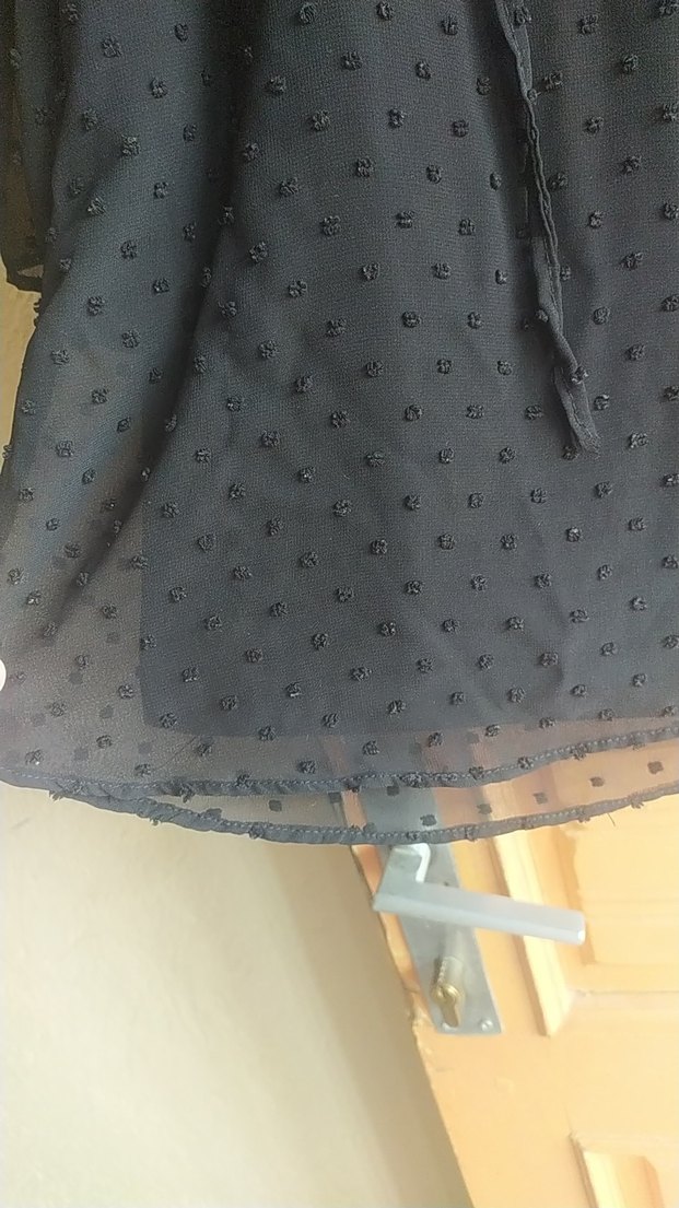 Düğmeli Siyah V Yaka Uzun Kollu Bluz - Görsel 5