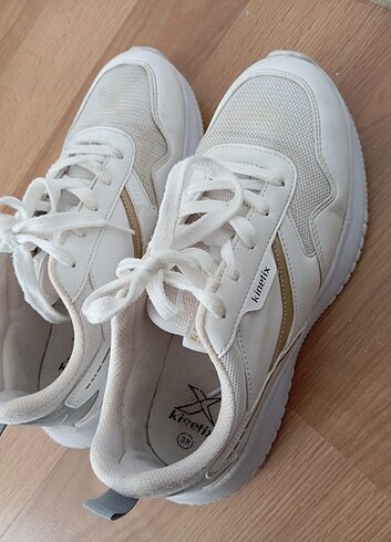 38 Beden beyaz Renk Kinetix spor ayakkabi