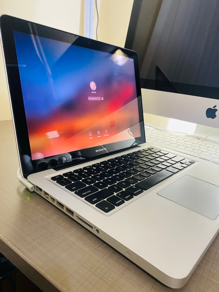 Apple MacBook Pro İ5 Dizüstü Bilgisayar - Görsel 4