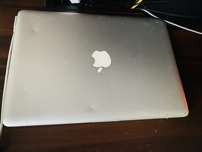Apple MacBook