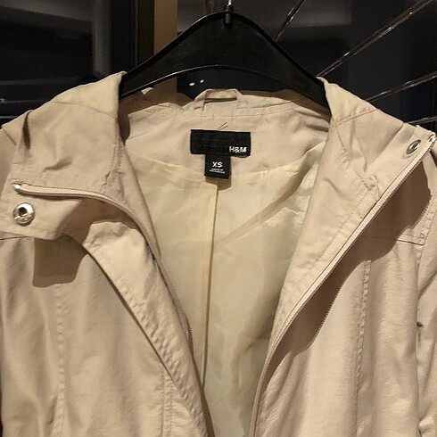 H&M H&M kapşonlu rüzgarlık ceket