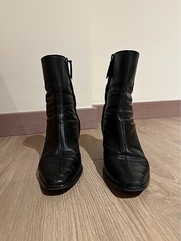 35 Beden Massimo Dutti bilekte topuklu gerçek deri bot
