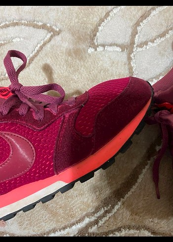 Nike Nike spor ayakkabı hiç giyilmedi