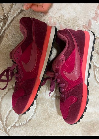 37,5 Beden Nike spor ayakkabı hiç giyilmedi