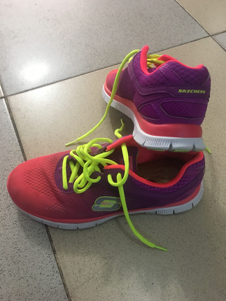 Skechers spor ayakkabı 