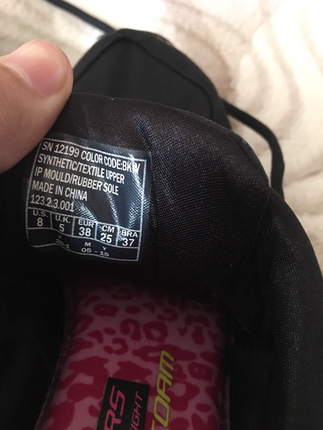 38 Beden Skechers spor ayakkabı