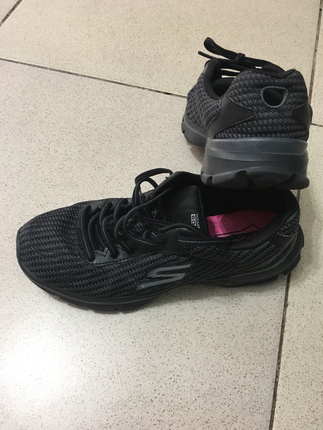 Skechers spor ayakkabı 