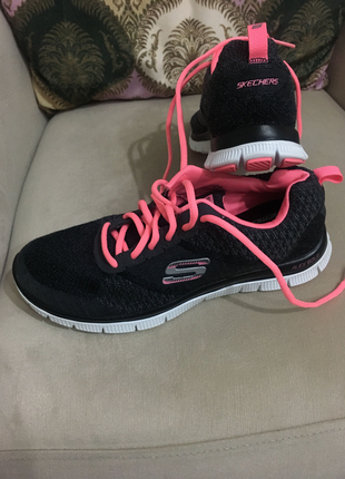 38 Beden Skechers spor 